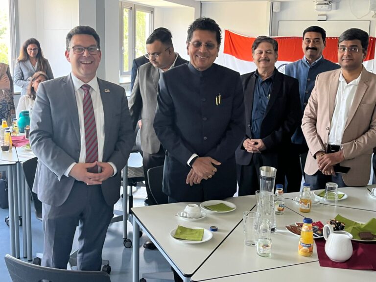 Indische Delegation zu Besuch bei der Heinrich-Hertz-Schule Karlsruhe