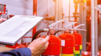 Überprüfung der Feuerlöscher