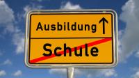 Straßenschild mit der Aufschrift Ausbildung