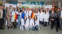 Im Rahmen des Erasmus-Projektes „European Challenges in Gene Editing by CRISPR“ arbeitet die Biotech-AG der Johanna- Wittum-Schule mit sieben europäischen Partnerschulen im Bereich innovativer biotechnologischer Grundlagenforschung von neurodegenerativen Erkrankungen zusammen.