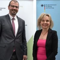 Staatssekretärin Prof. Dr. Sabine Döring (BMBF) und Minister Steffen Freiberg (Brandenburg)