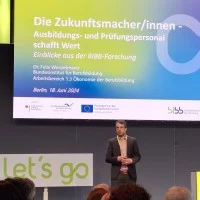 Dr. Felix Wenzelmann vom BIBB bei Leando Live 2024 in Berlin