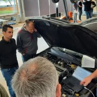 Schulung zur Integration alternativer Antriebsarten in die Berufsschulausbildung im Bereich Kraftfahrzeugmechatronik