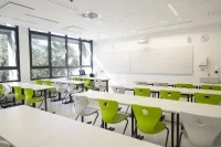 Ein leeres Klassenzimmer