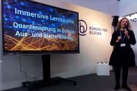 Dr. Sarah Henkelmann-Hillebrand spricht auf der Didacta über die Vorteile von immersiven Lernräumen.