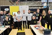 Gruppfenfoto der Teilnehmenden auf der Berufsmesse Mondial des Métiers in Lyon