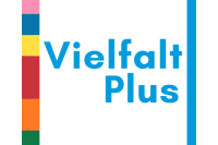 Quadratisches Logo mit buntem Streifen und Schrift Vielfalt Plus