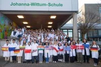 Im Rahmen des Erasmus-Projektes „European Challenges in Gene Editing by CRISPR“ arbeitet die Biotech-AG der Johanna- Wittum-Schule mit sieben europäischen Partnerschulen im Bereich innovativer biotechnologischer Grundlagenforschung von neurodegenerativen Erkrankungen zusammen.