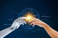 Roboterhand und Menschenhand berühren sich