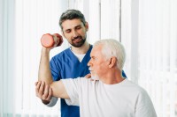Ergotherapie unterstützt die Lebens- und Arbeitsfähigkeiten der Menschen.