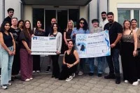 Die Friseurabteilung der Oscar-Walcker-Schule Ludwigsburg nach ihrer Haarschneide-Aktion