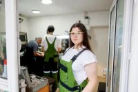 Auszubildende in der Werkstatt